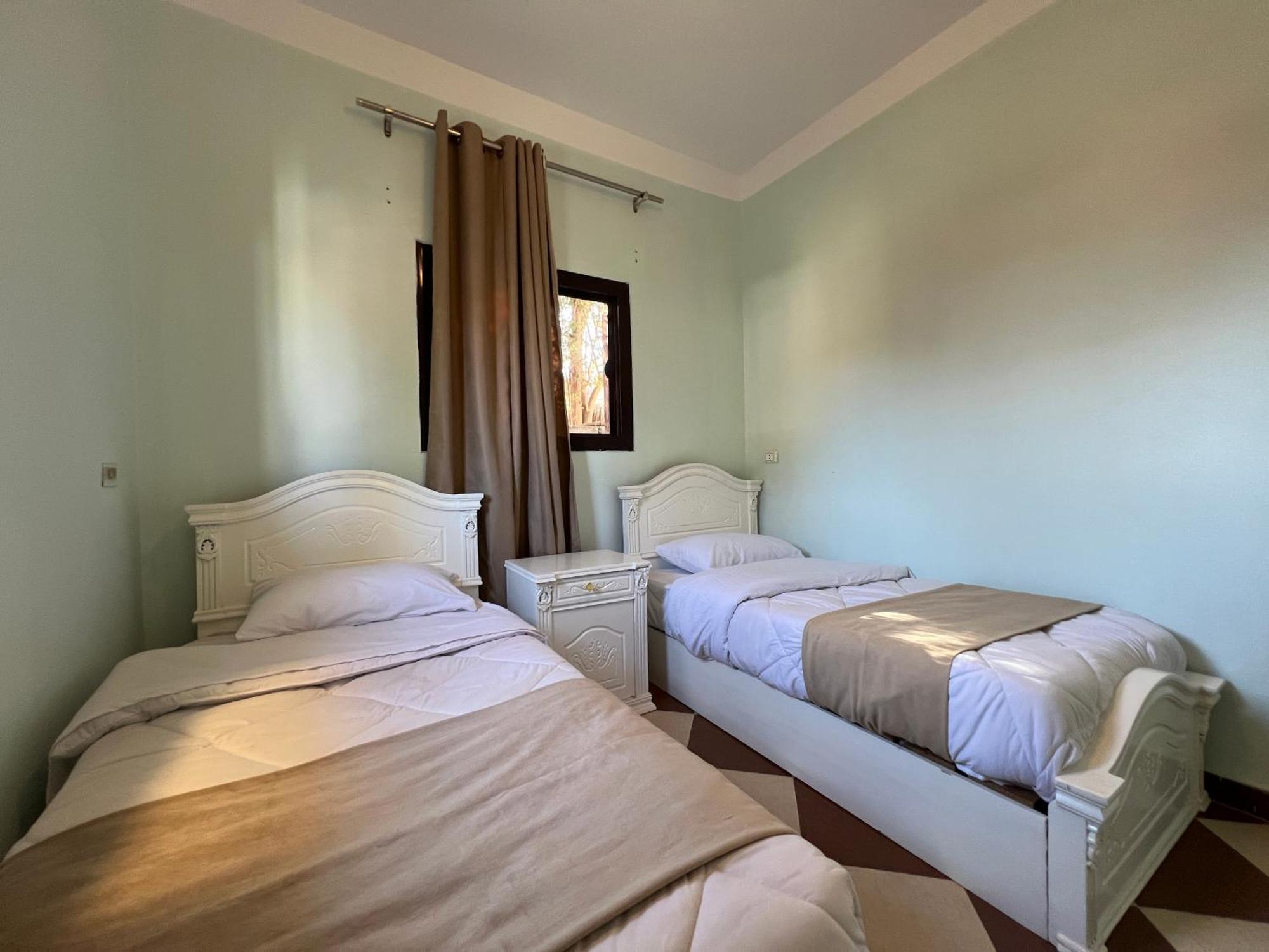 Hostel Manzzel *