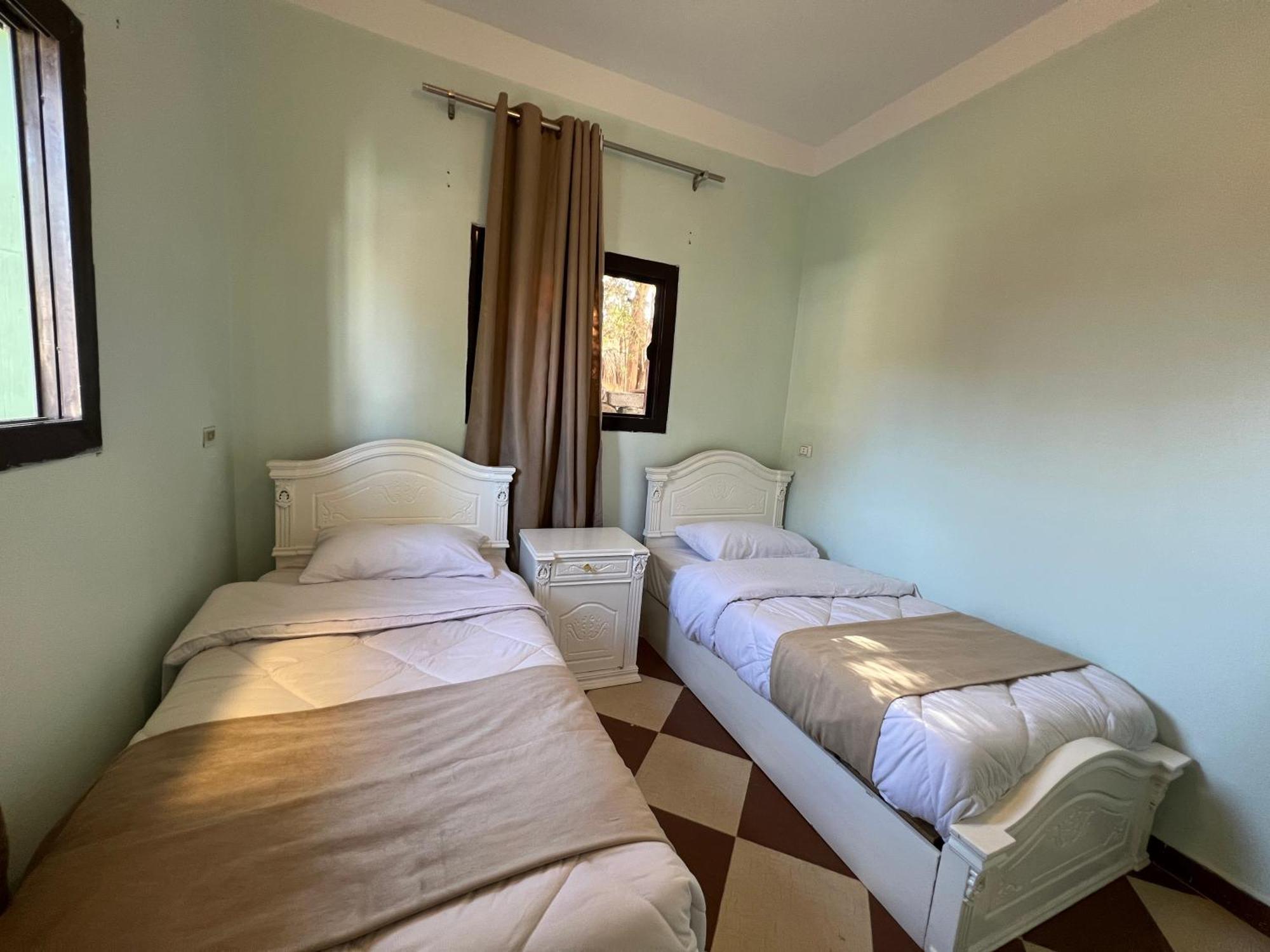 Hostel Manzzel