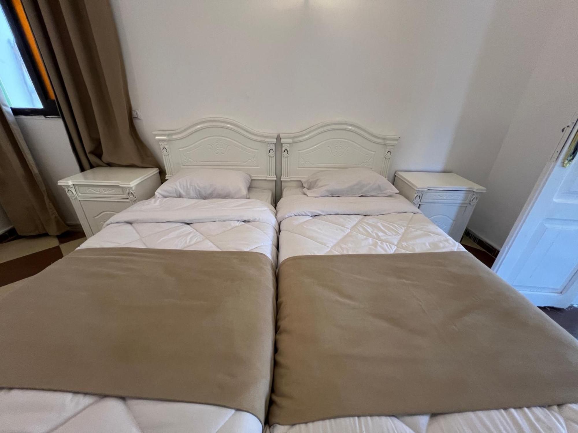 Manzzel Hostel *