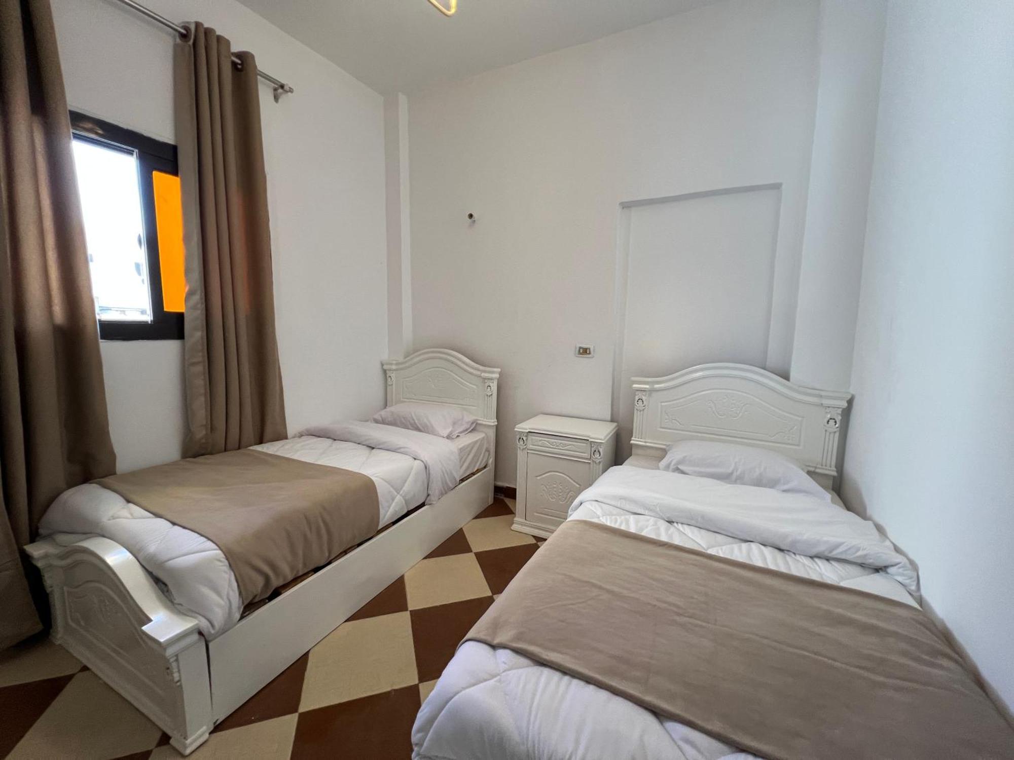 Hostel Manzzel *