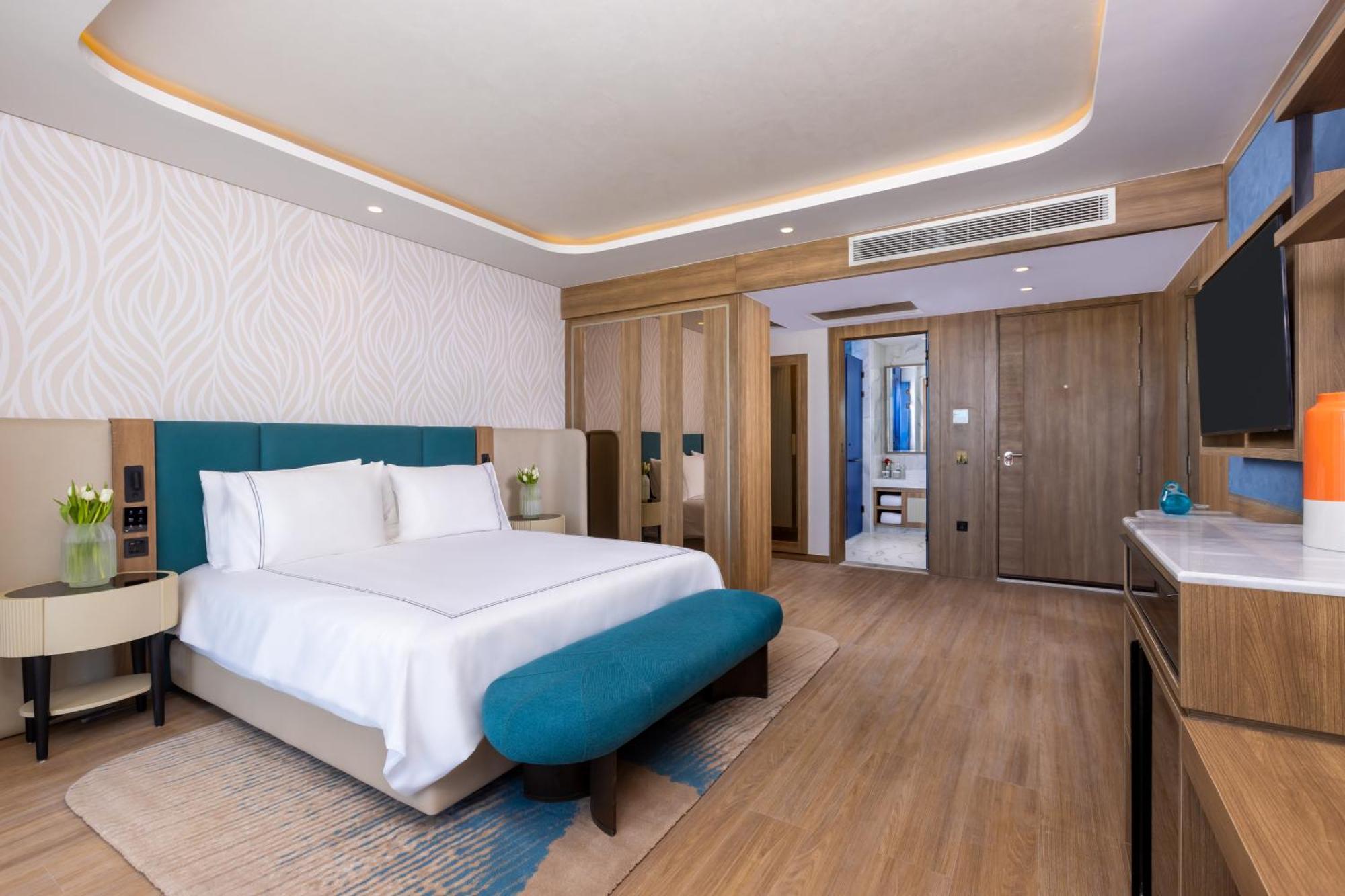 Rixos Radamis Sheikh - Free Jennifer Lopez Concert Access July 4 - 2 Kids Free Resort