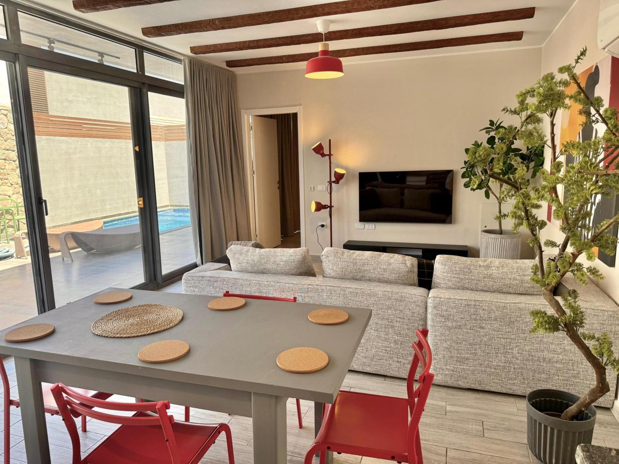 Vivid 2br With Private Pool In Bali In Elgouna Villa *