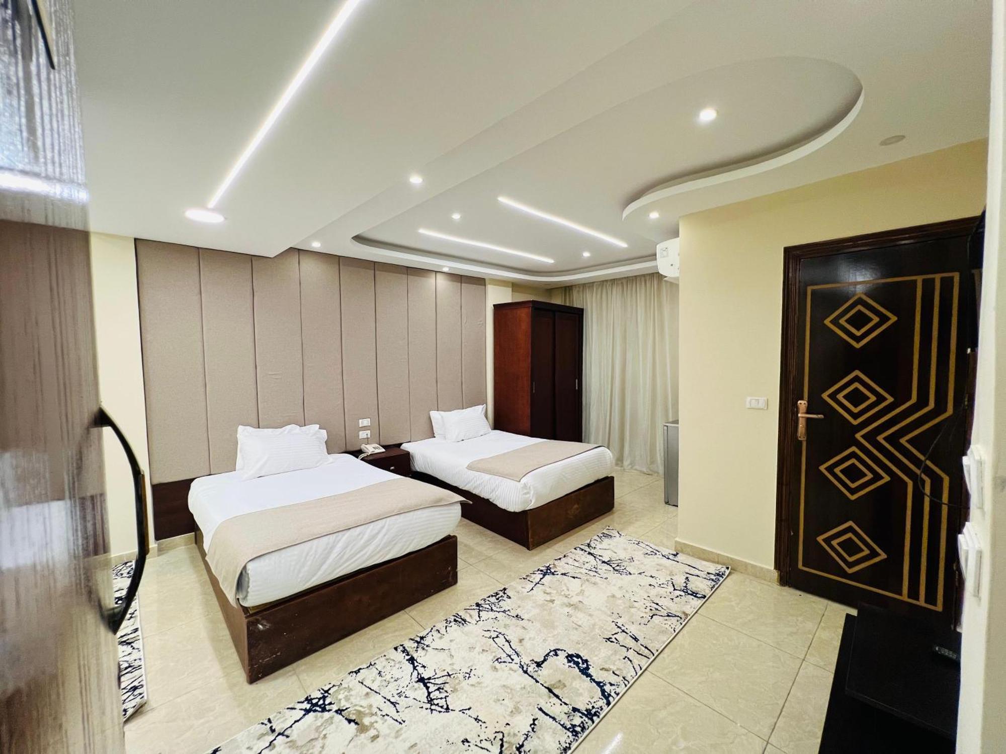 Royal Scarab Pyramids View Hotel Cairo