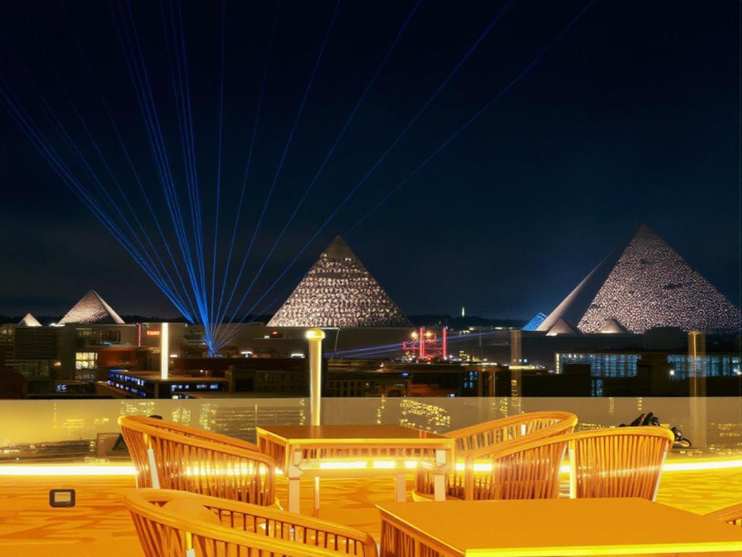 Pyramids Golden Temple * Cairo