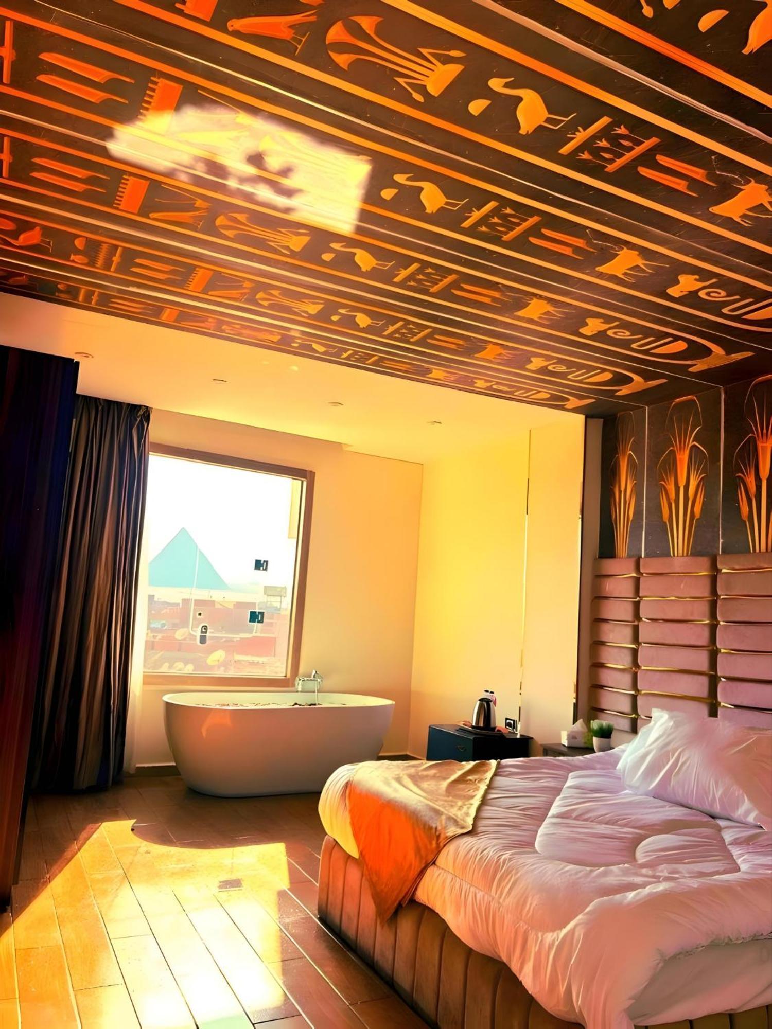 Pyramids Golden Temple Hotel *
