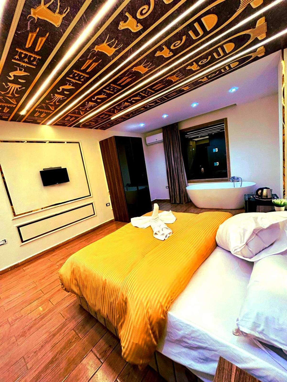 Hotel Pyramids Golden Temple *
