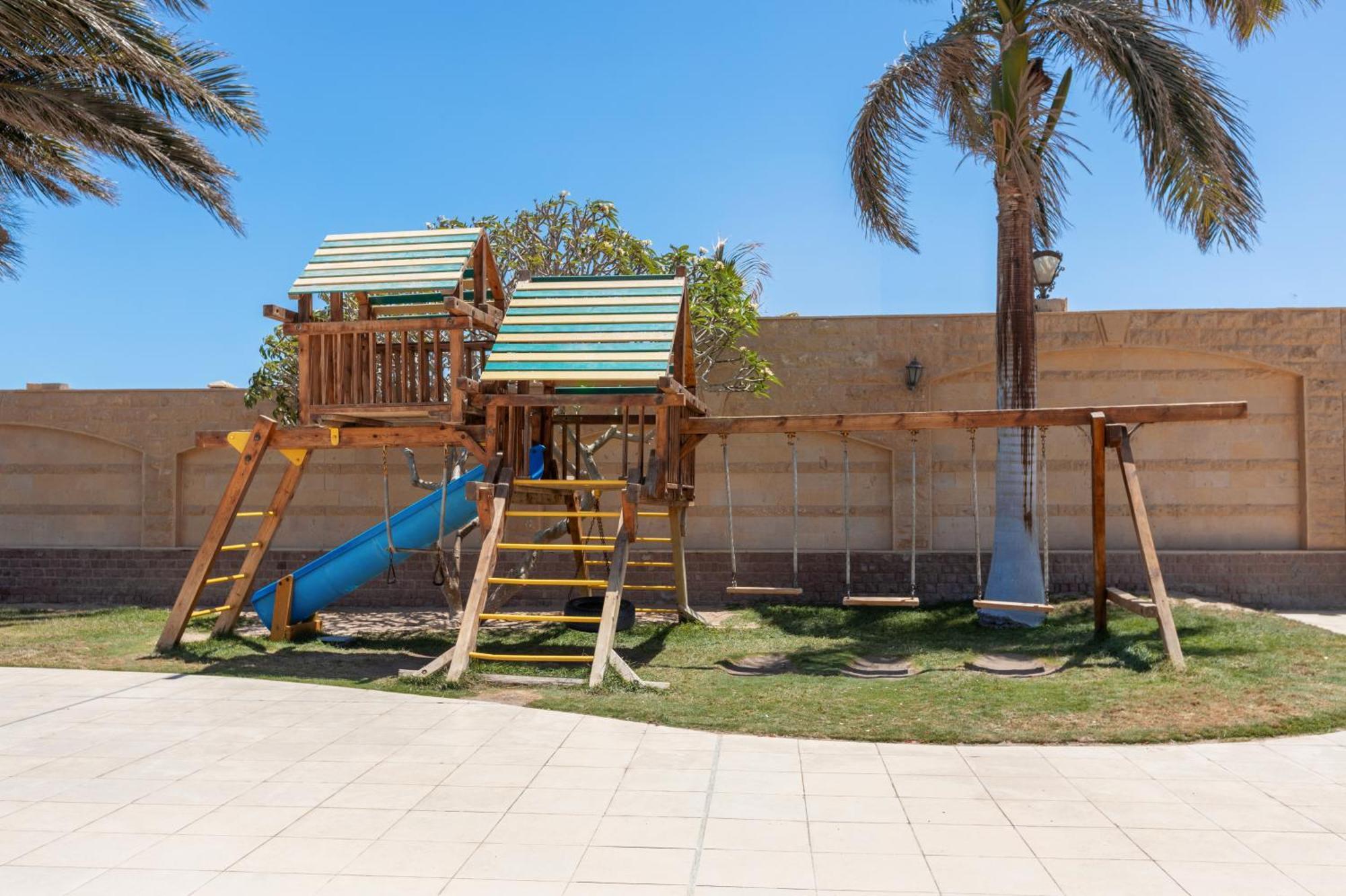 Palm Families And Couples Only Resort