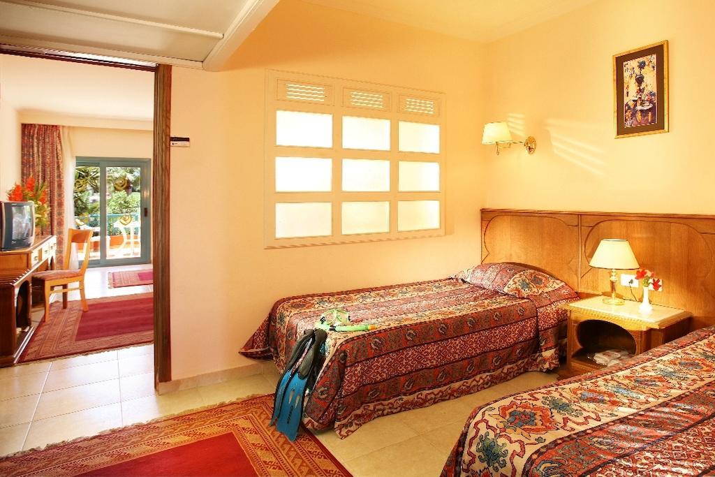 Hotel Tropicana Grand Azure