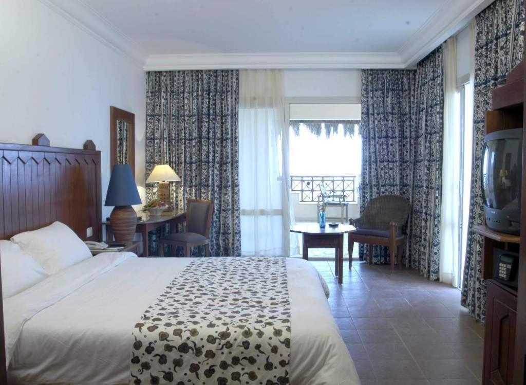 Hotel Aquis Paradise 5*