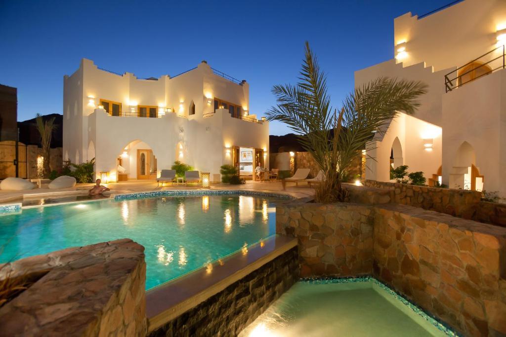 Red C Dahab