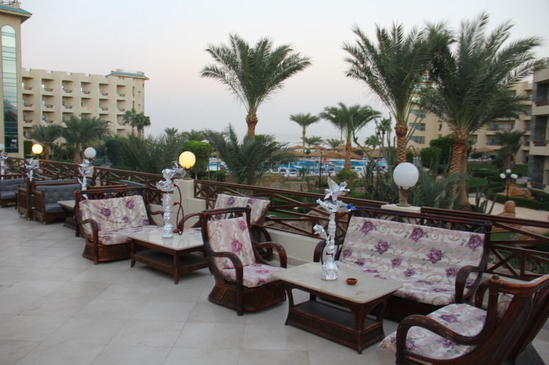 Resort Hotelux Marina 4*