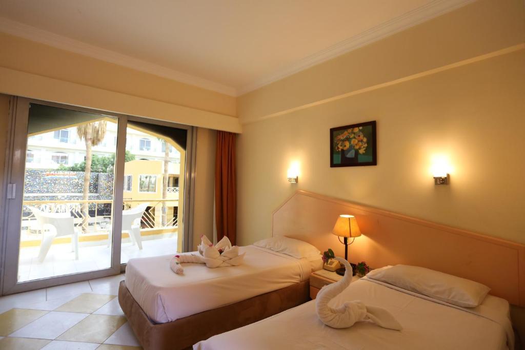 Aqua Fun Club Resort 3*