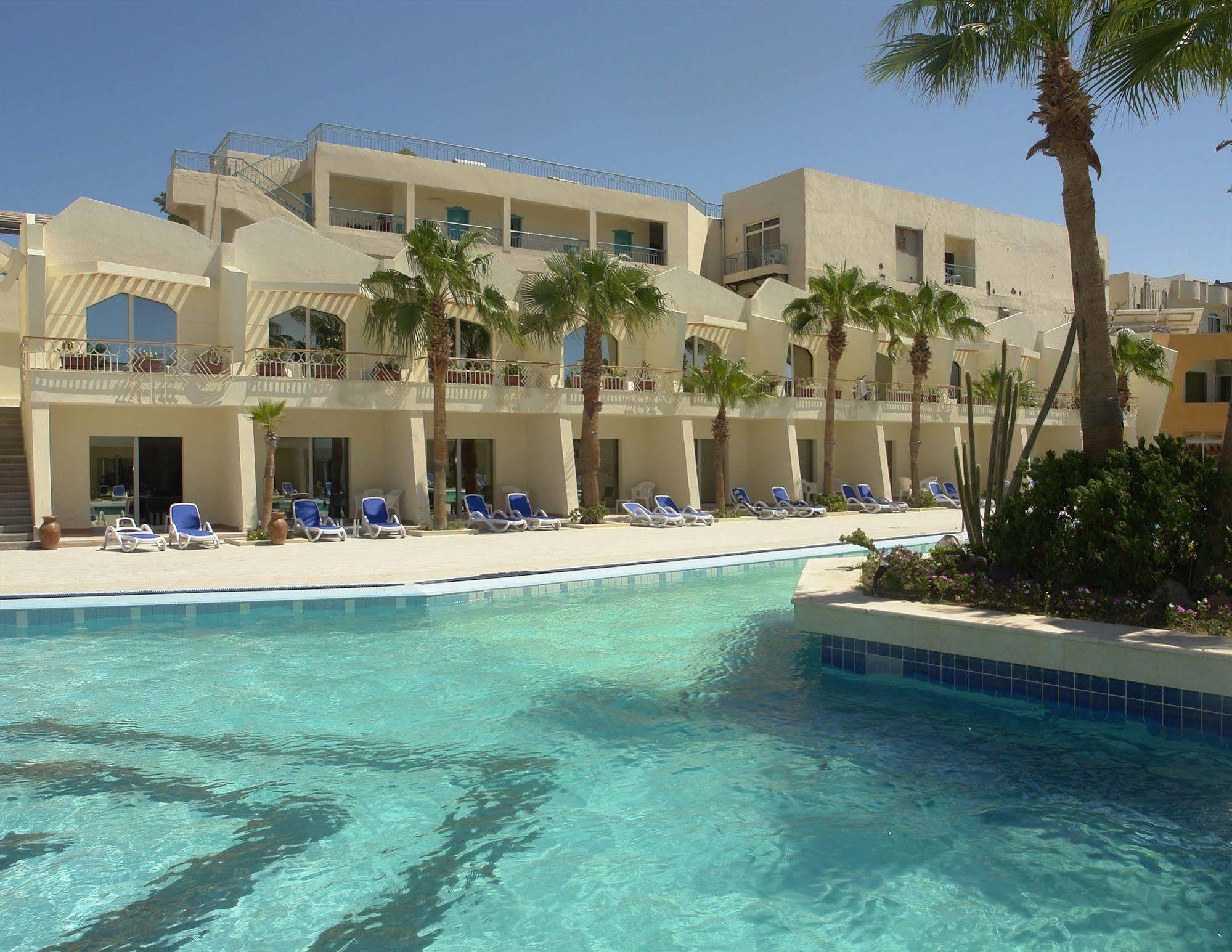 Aqua Fun Club Resort 3*