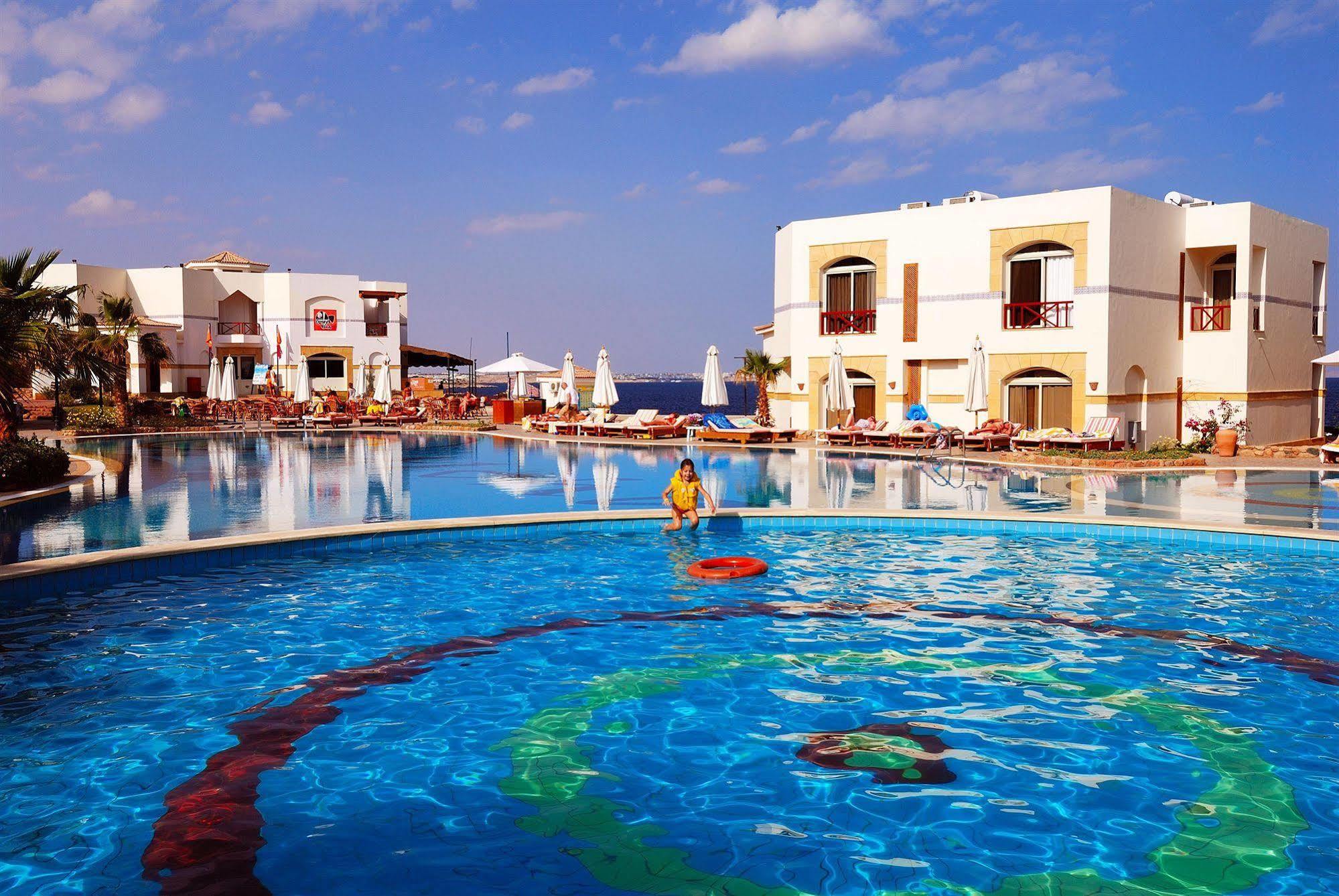 Amphoras Blu Resort