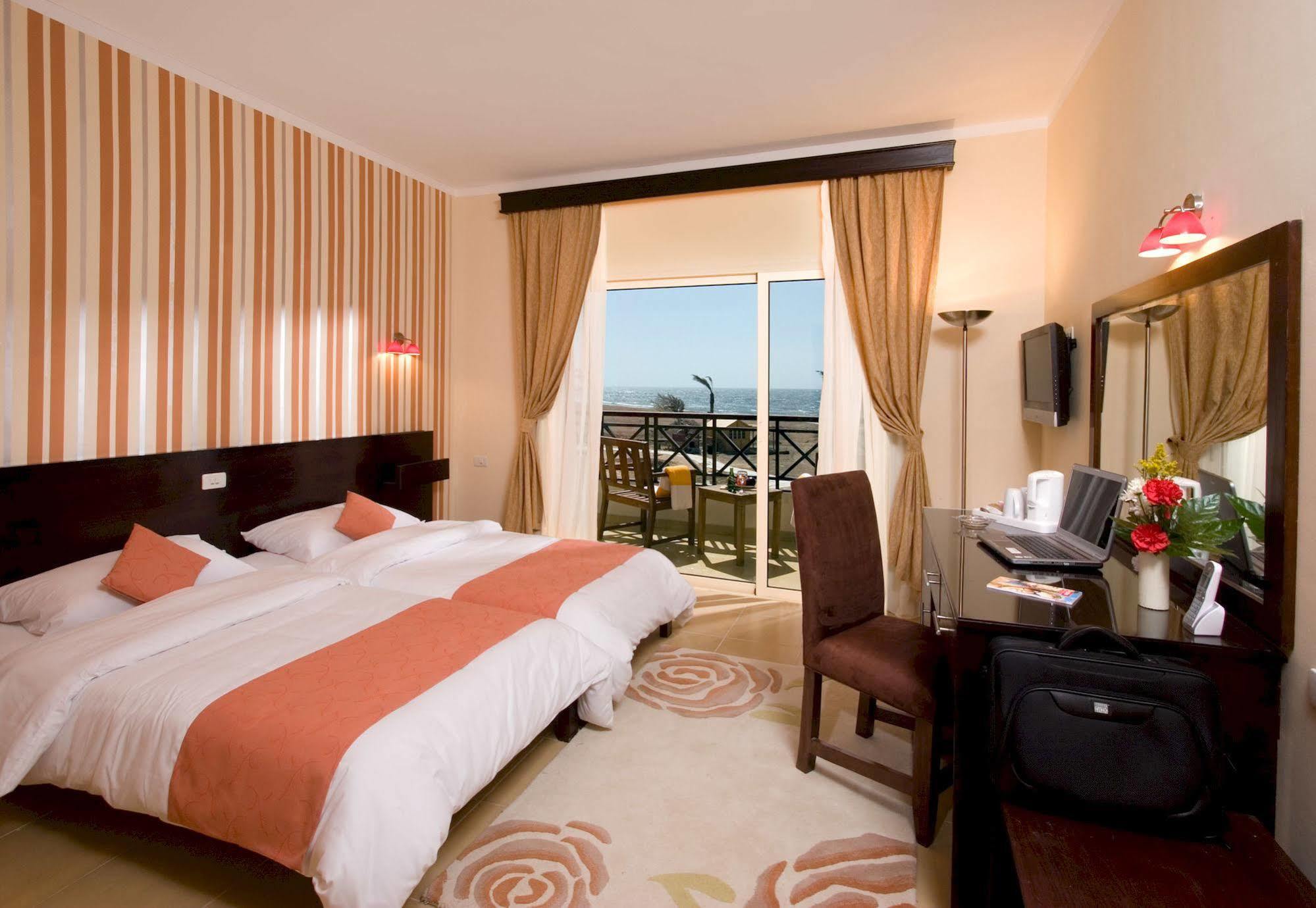 Sea Sun Hotel 4*