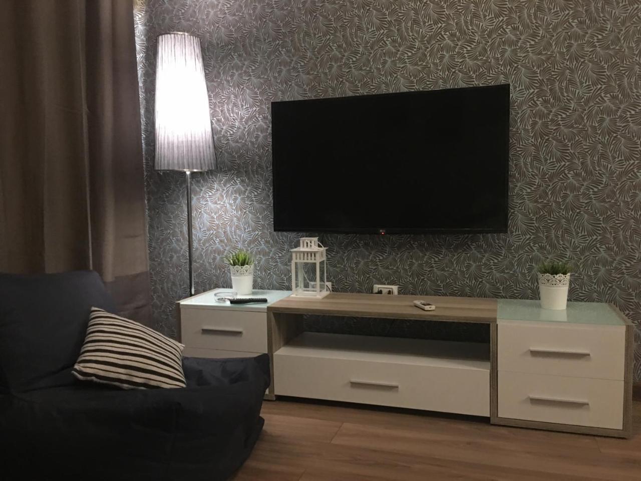 One-bedroom At British Apartment