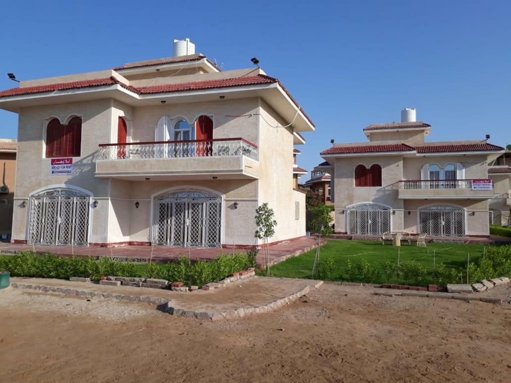 Three-bedroom Seafront * Hurghada