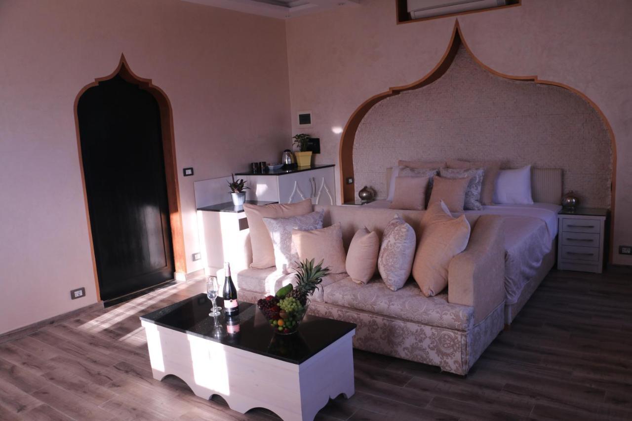 Casa D'or Hotel *