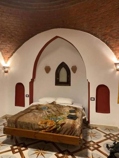 Leyla Eco Queen Kır Evi Luksor