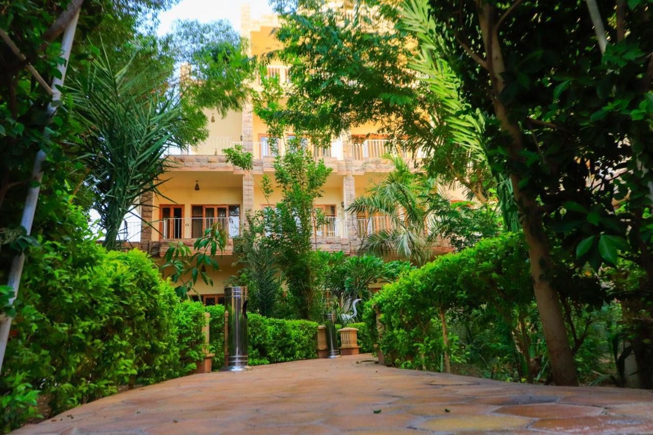 Thebes Hotel