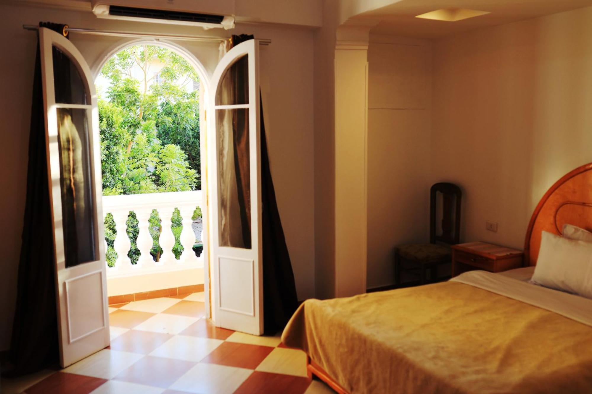 Spring Hotel 3*