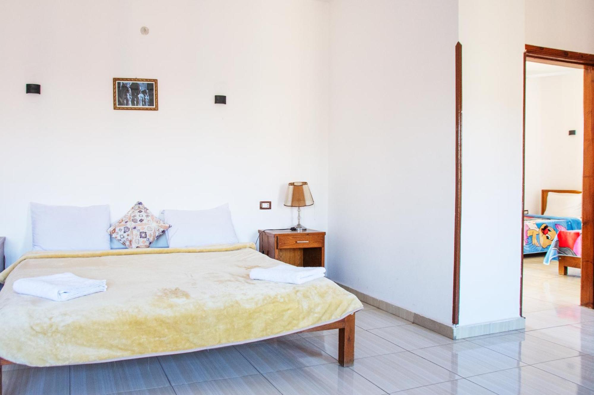 Thebes Hotel 3*