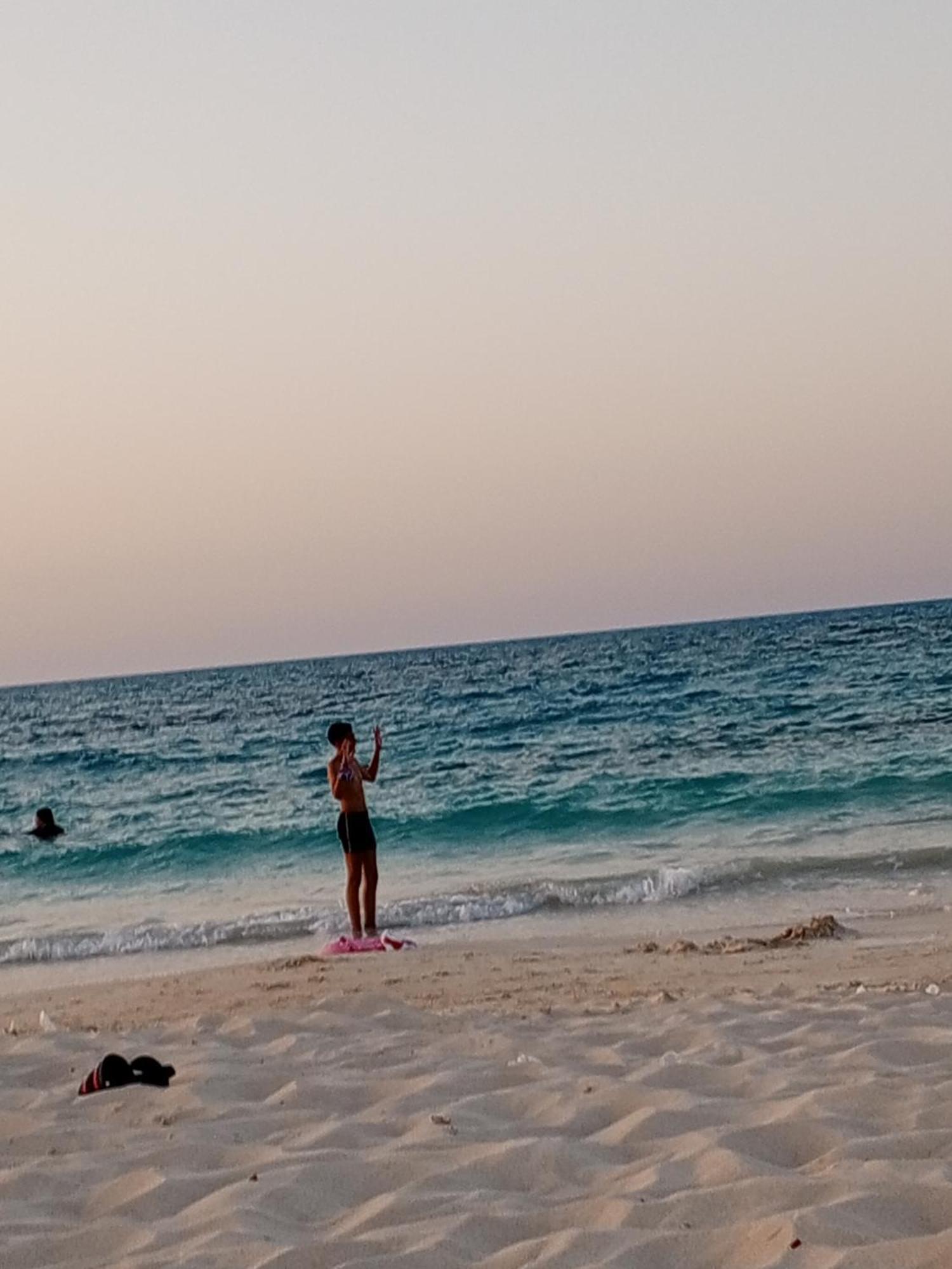 Apartment Fayrouzat Almndra Near The Sea With Garden View