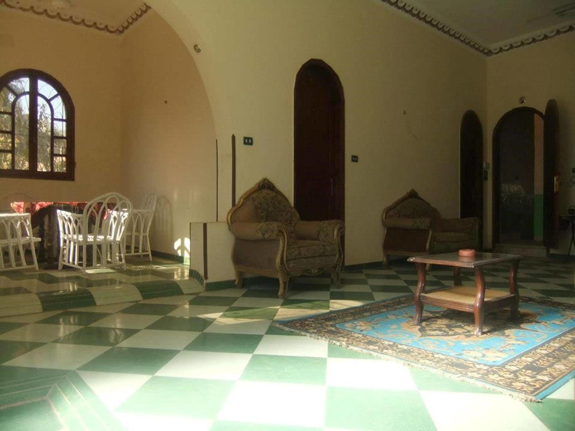 Hotel Queen Palace *