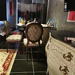 Chic Apartment 2