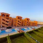 Modern Apartment At Royal Beach Resort