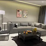 Penthouse 2Br-للعائلات فقط