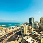 شقة فندقية مكيفة علي البحر مباشرة اغتنم الفرصة