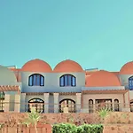 Rohanou Beach Resort