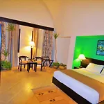 Rohanou Beach Resort
