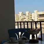 Apartments Seapearl Near The Sea Redsealine