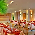 Coral Sea Aqua Club Resort