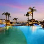 Radisson Blu Hotel & Convention Center, Alexandria