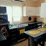 Moon - Apartment With Swimming Pool And Bbq Terrace In Center City Hrg