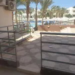 Aqua View Apartments And Suites