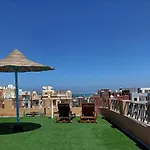 Moon - Apartment With Swimming Pool And Bbq Terrace In Center City Hrg