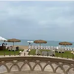 Renovated Super Lux Apartment Chalet Direct Sea View 2 Bed Rooms Al Mamourah شاليه الترا لوكس شاطىء المعموره دور اول على البحر مباشره مع كارنيهات الدخول طوال السنه و الشاطىء الخاص من اول مايو لنهايه اكتوبر للعائلات فقط
