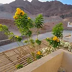 Half Moon - Sunny Dahab Resort