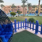 شاليه مميز ارضي بحديقة علي حمام السباحة مباشرة بورتو ساوث العين السخنة للعائلات فقط