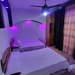 شقه فى ميامى بالاسكندريه مطله على البحر
