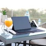 Golden Palm Sunrise Inn