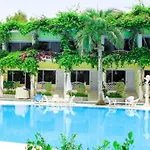Paradise Inn Beach Resort