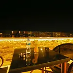 Venus Pyramids Inn - Top Roof Access W Free Break Fast