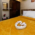 Venus Pyramids Inn - Top Roof Access W Free Break Fast