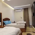 Royal Pyramids Inn