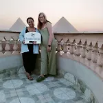 Queen Pyramids View Inn